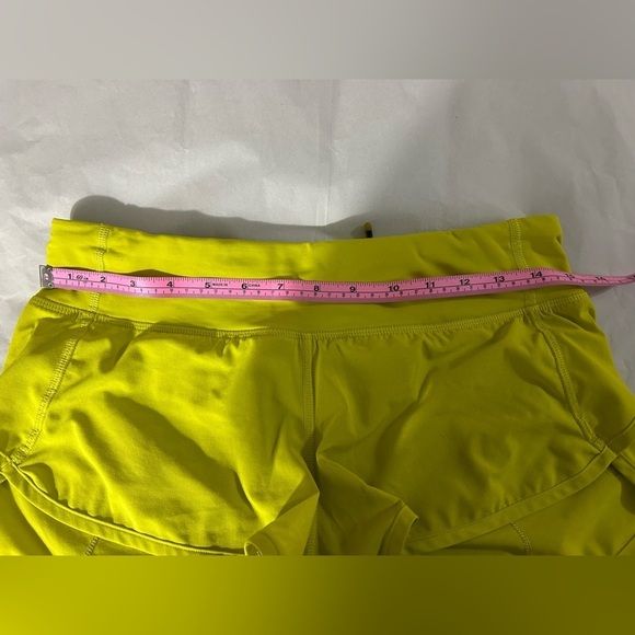 Lululemon Lime Green Women's Athletic Shorts-measures 15"-Equivalent to a size 4 - Picture 3 of 3